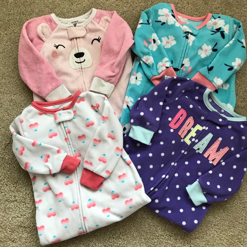 **SALE**LOT of 4 Carter’s GUC baby girl fleece pjs